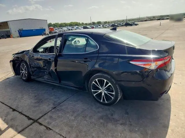 2019 TOYOTA CAMRY SE  