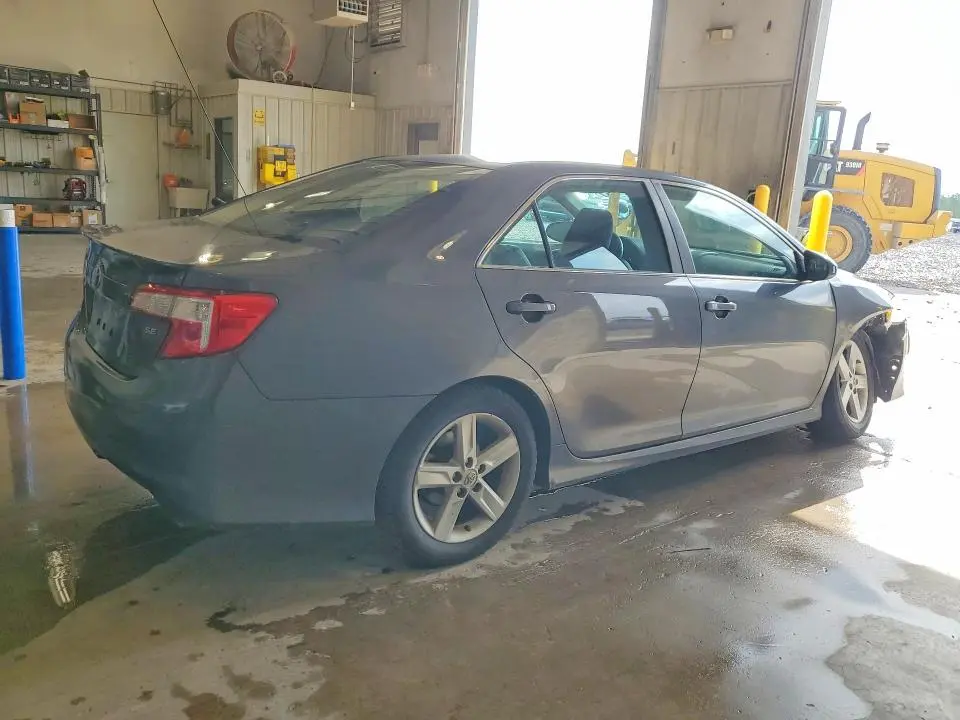 2012 TOYOTA CAMRY SE  