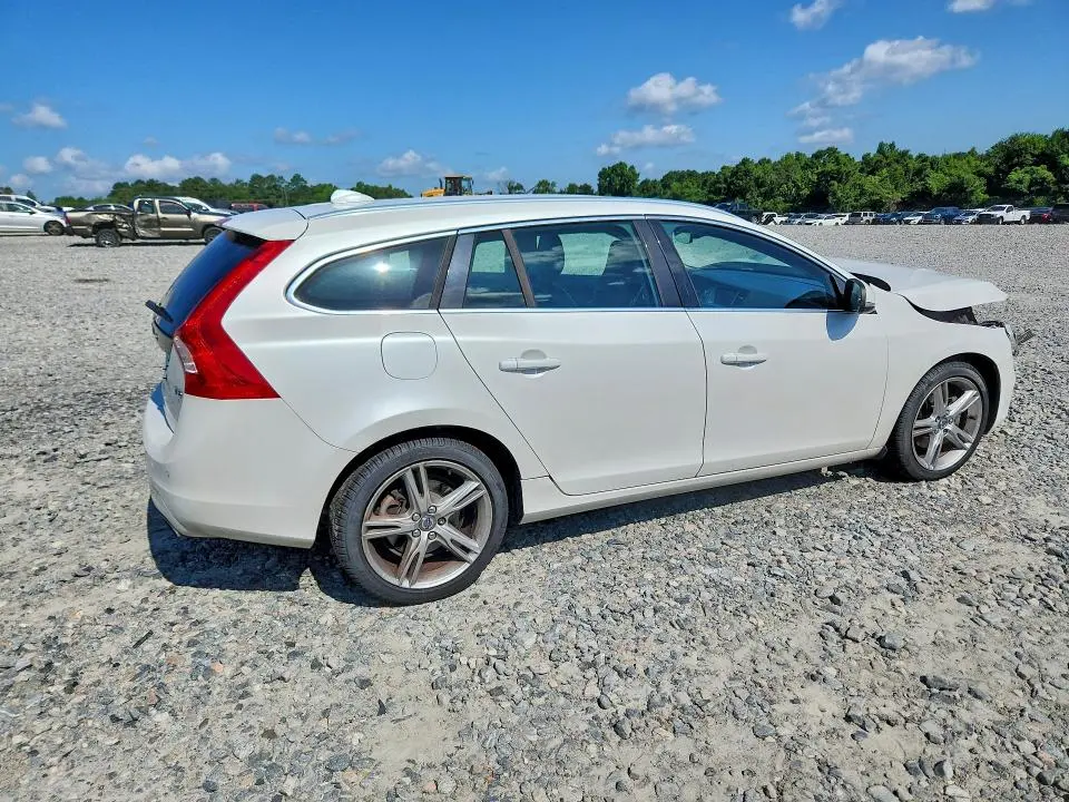 2017 VOLVO V60 T5 PREMIER  