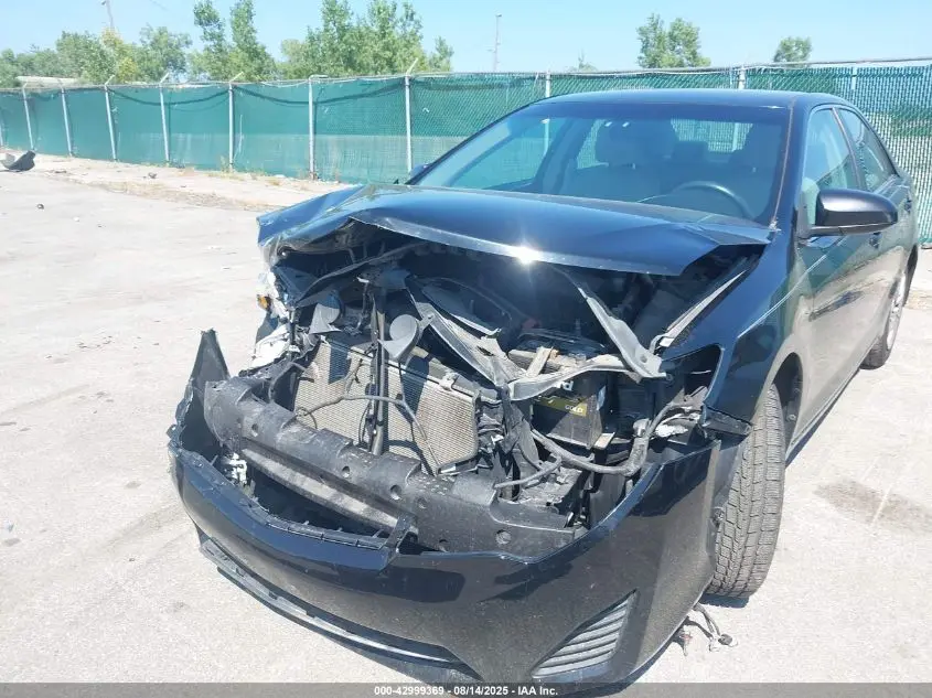 2014 TOYOTA CAMRY LE