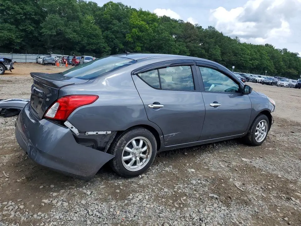 2018 NISSAN VERSA SV  