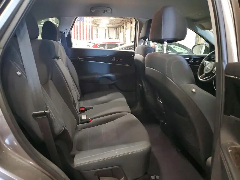 2018 KIA SORENTO LX  