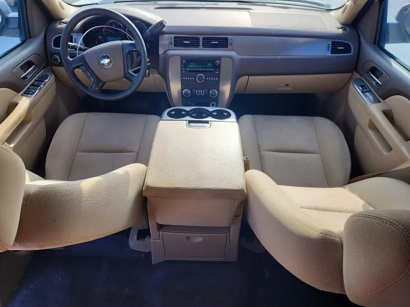 2010 CHEVROLET SUBURBAN C1500 LS  