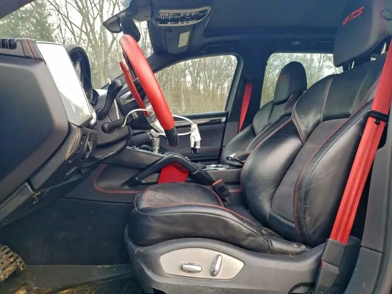 2017 PORSCHE CAYENNE GTS  