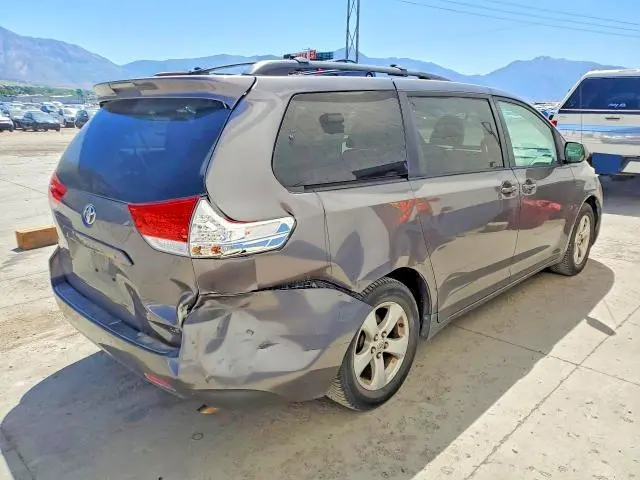 2011 TOYOTA SIENNA LE  