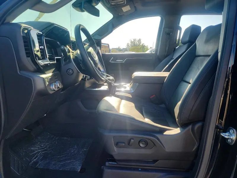 2025 GMC SIERRA C1500 SLT  