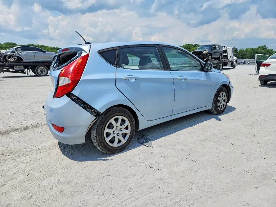2012 HYUNDAI ACCENT GS  