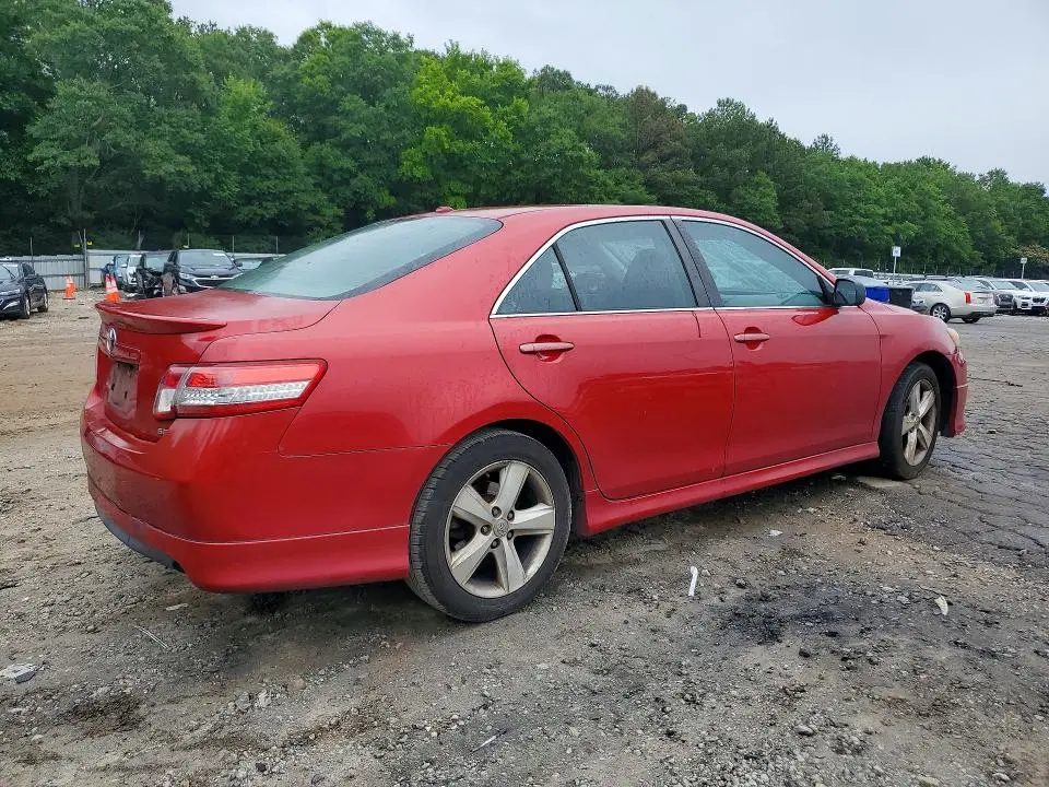 2011 TOYOTA CAMRY SE  