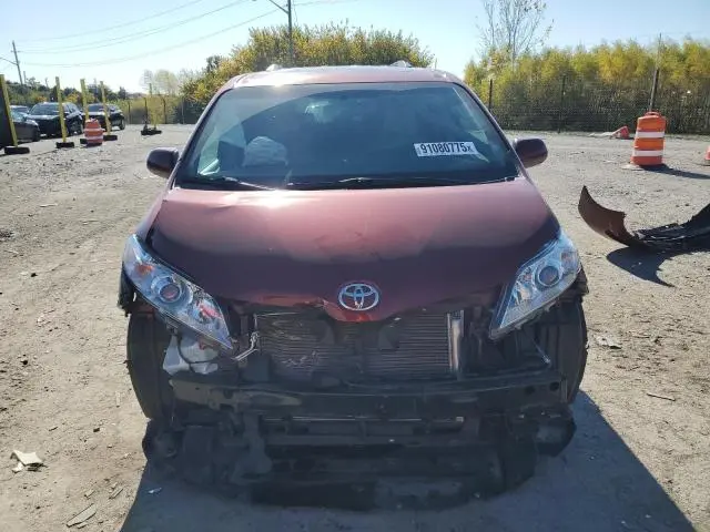 2015 TOYOTA SIENNA XLE  