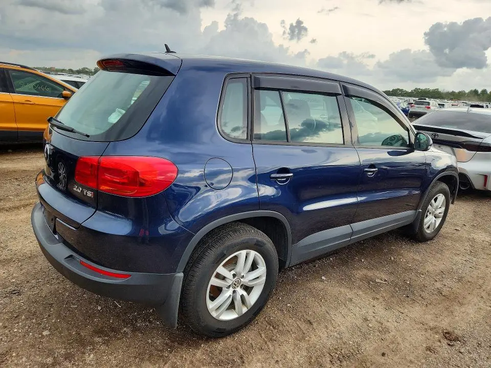 2013 VOLKSWAGEN TIGUAN S  