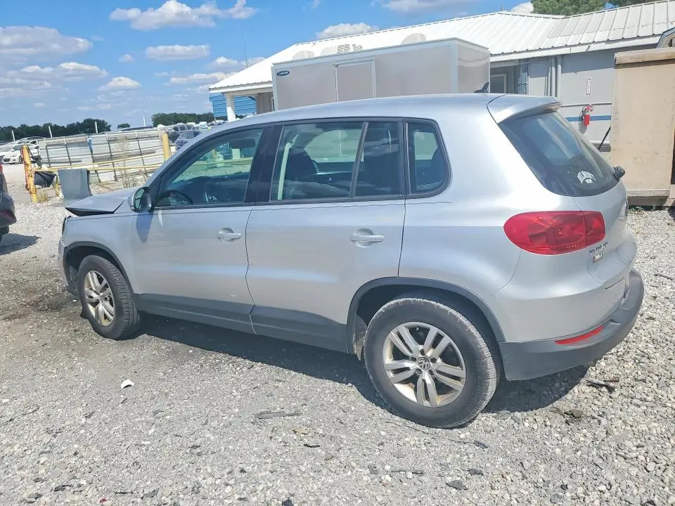 2013 VOLKSWAGEN TIGUAN S  