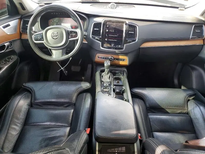 2018 VOLVO XC90 T6  