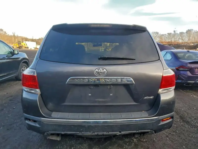 2011 TOYOTA HIGHLANDER BASE  