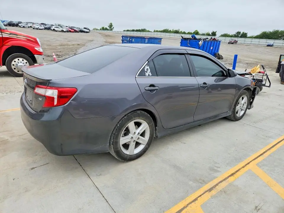 2012 TOYOTA CAMRY SE  