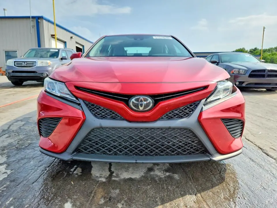 2020 TOYOTA CAMRY SE  