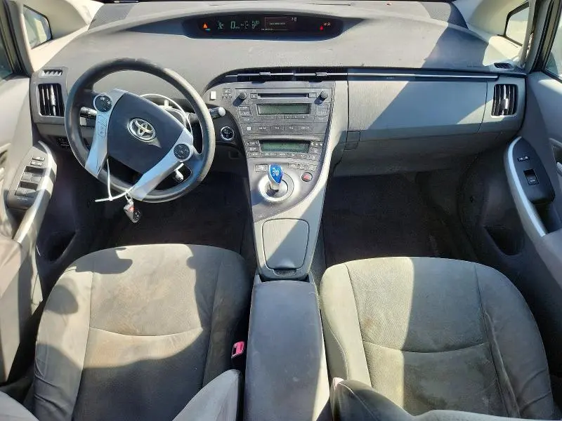 2010 TOYOTA PRIUS III  
