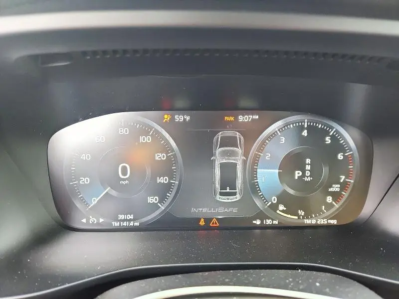 2020 VOLVO XC40 T5 MOMENTUM  
