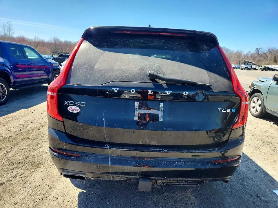 2017 VOLVO XC90 T6  
