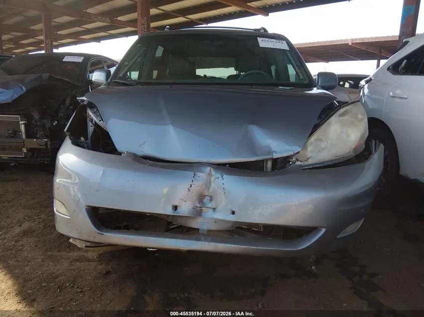 2010 TOYOTA SIENNA XLE