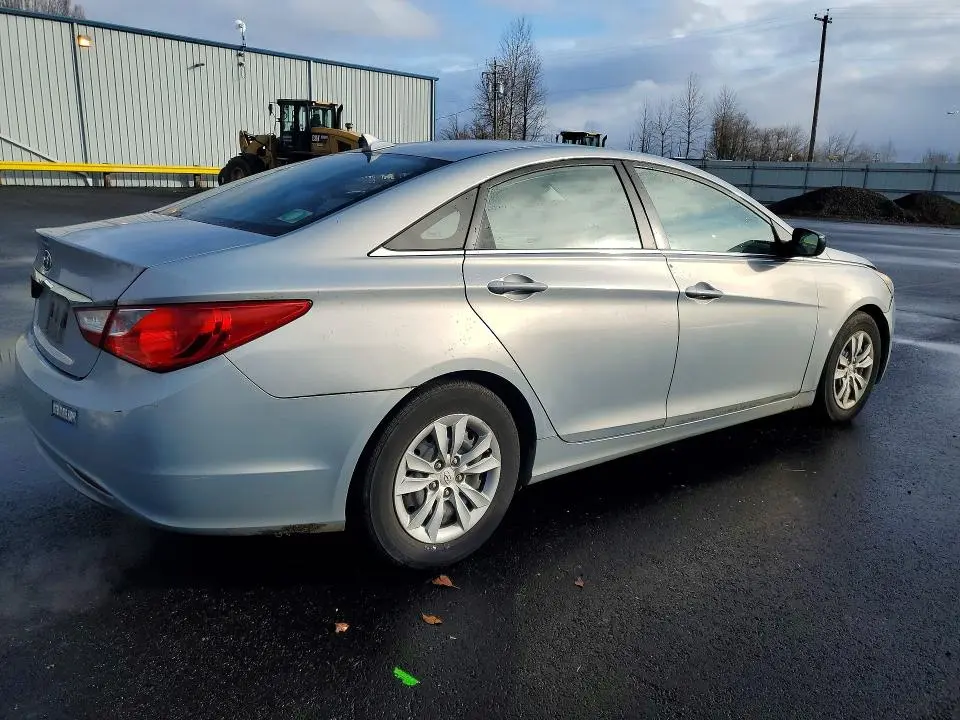 2011 HYUNDAI SONATA GLS  