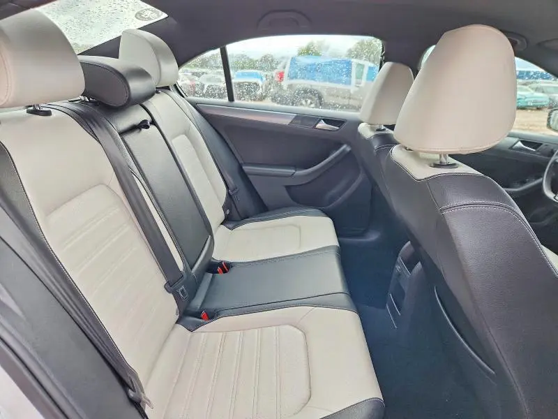 2016 VOLKSWAGEN JETTA SPORT  