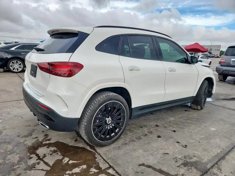 2025 MERCEDES-BENZ GLA 250  