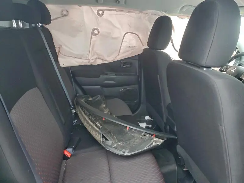 2019 MITSUBISHI RVR SE  