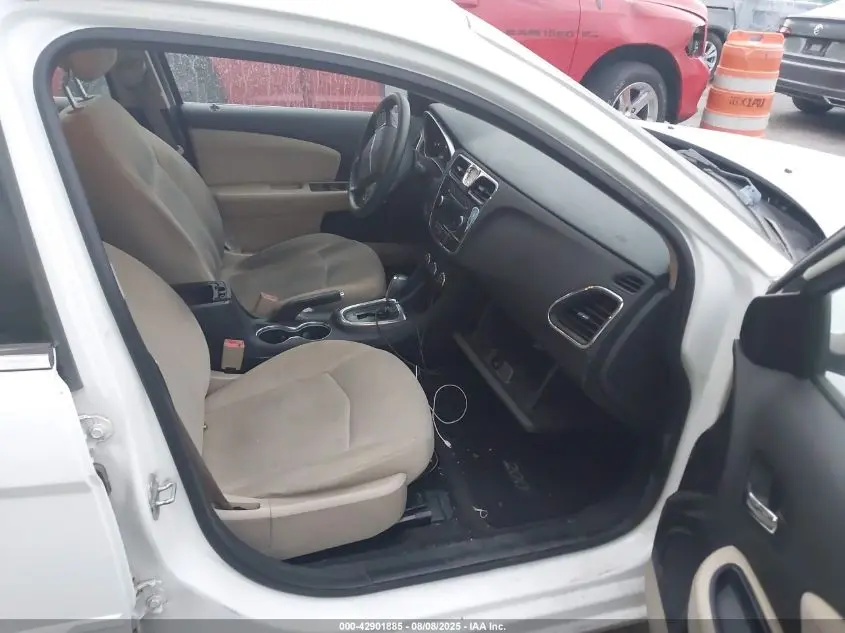 2012 CHRYSLER 200 LX