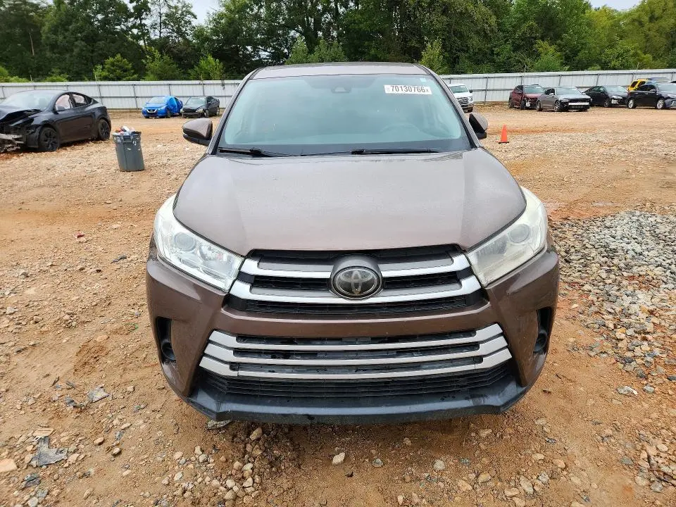 2018 TOYOTA HIGHLANDER LE  
