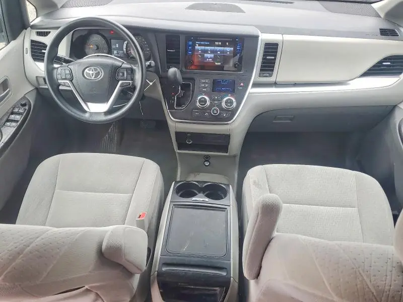 2015 TOYOTA SIENNA LE  
