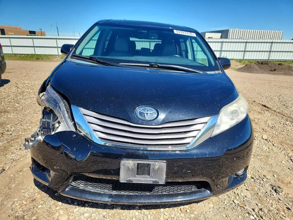 2015 TOYOTA SIENNA XLE 8-PASSENGER  