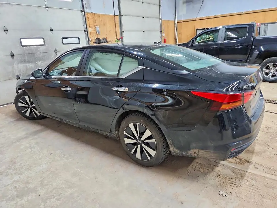 2022 NISSAN ALTIMA SV  