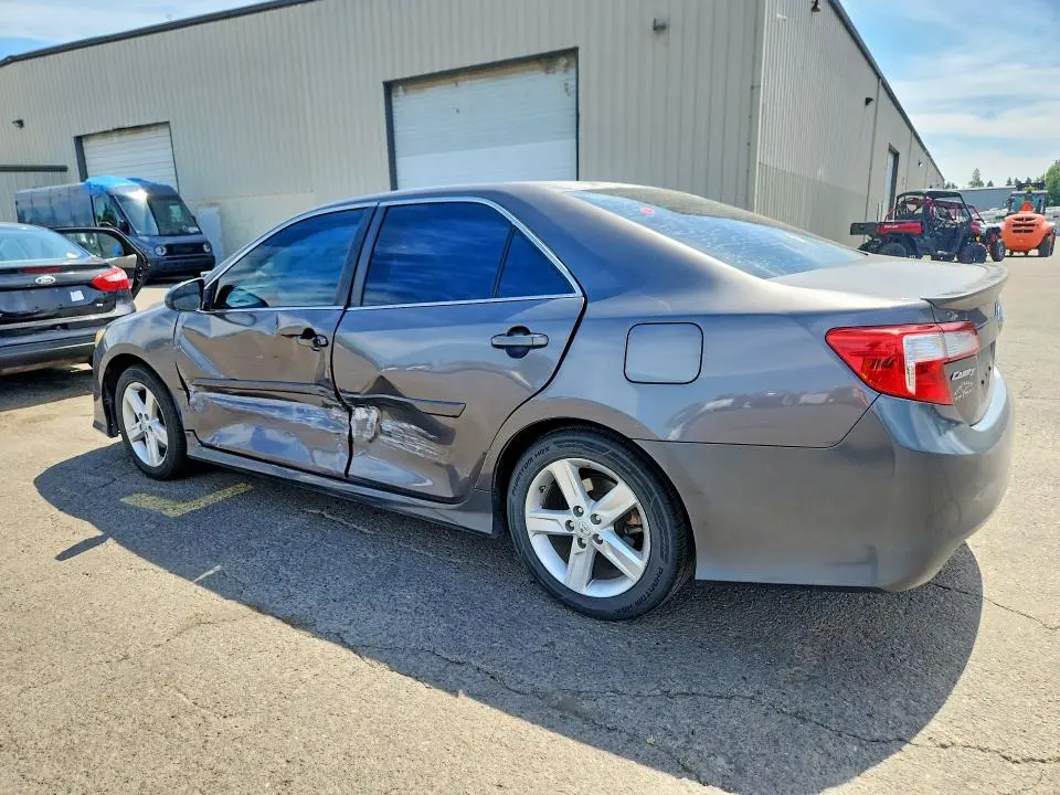 2014 TOYOTA CAMRY SE  