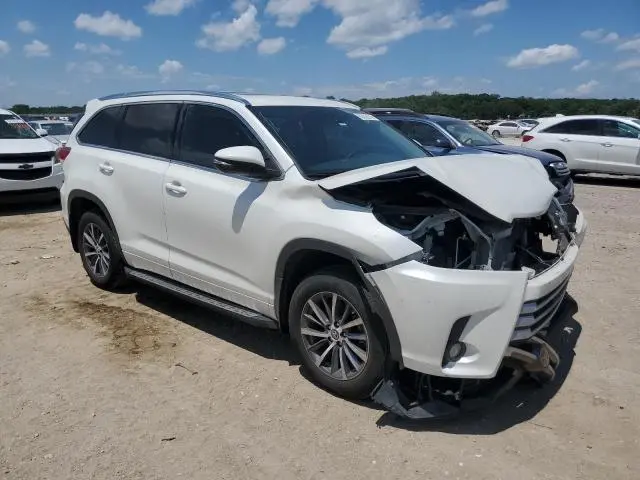 2018 TOYOTA HIGHLANDER SE  