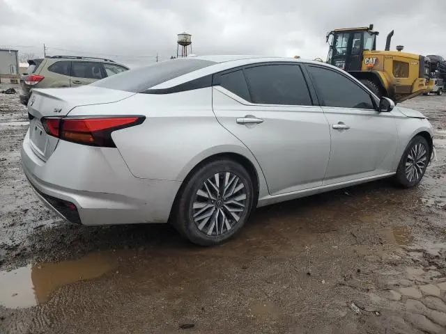 2023 NISSAN ALTIMA SV  