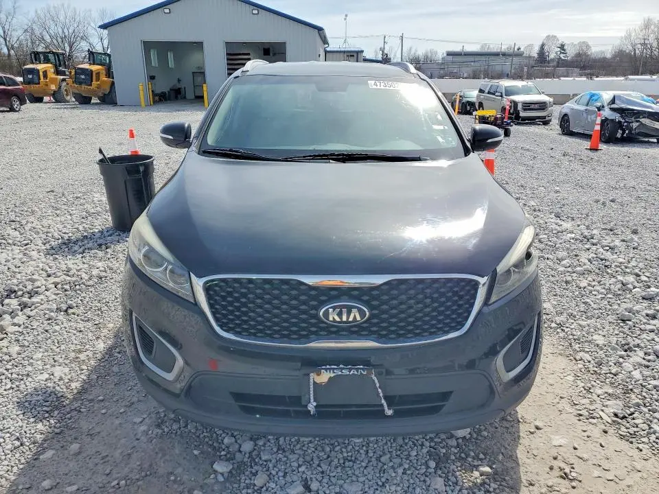 2017 KIA SORENTO LX  