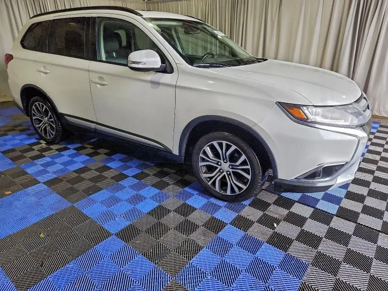 2016 MITSUBISHI OUTLANDER SE  