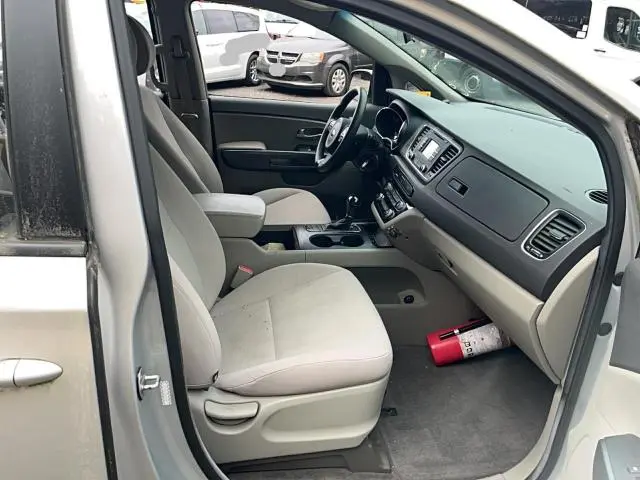 2016 KIA SEDONA L  