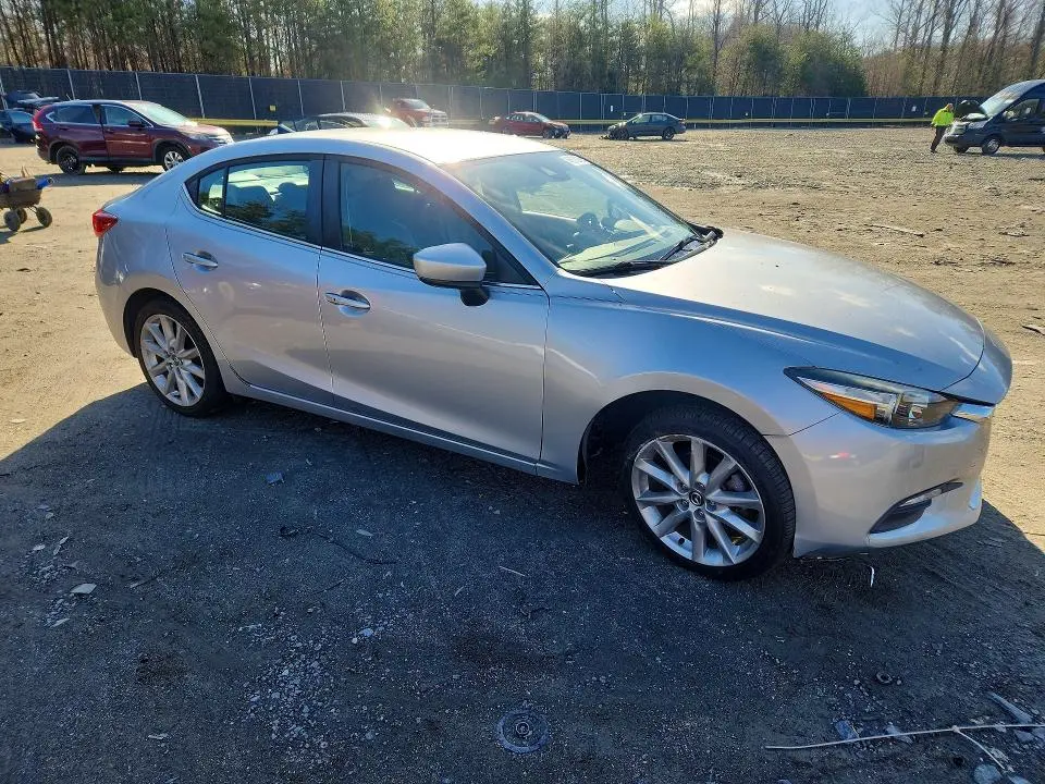 2017 MAZDA 3 TOURING  
