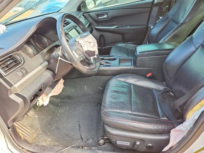 2015 TOYOTA CAMRY SE  
