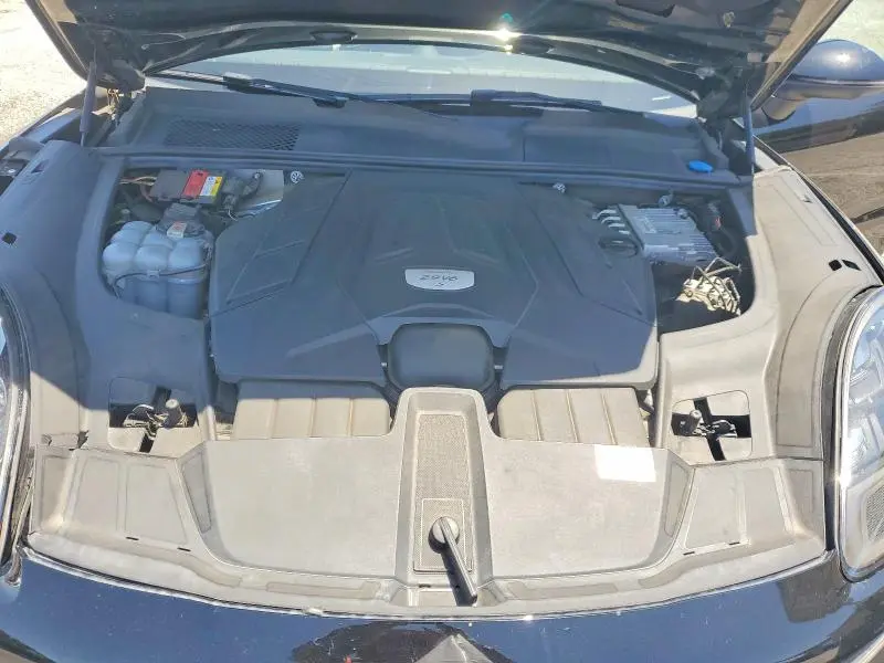 2021 PORSCHE CAYENNE S  
