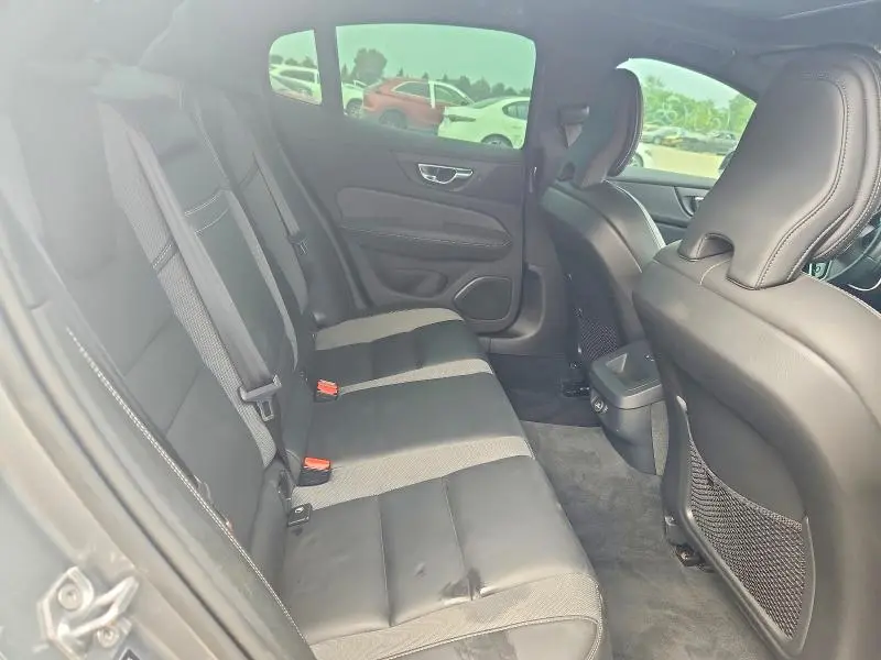2019 VOLVO S60 T6 R-DESIGN  