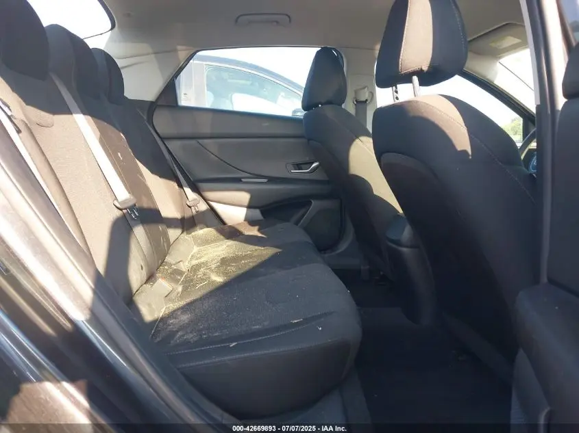2021 HYUNDAI ELANTRA SE