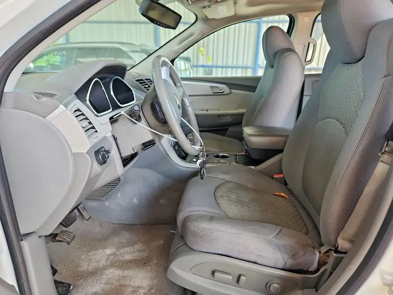 2011 CHEVROLET TRAVERSE LT  