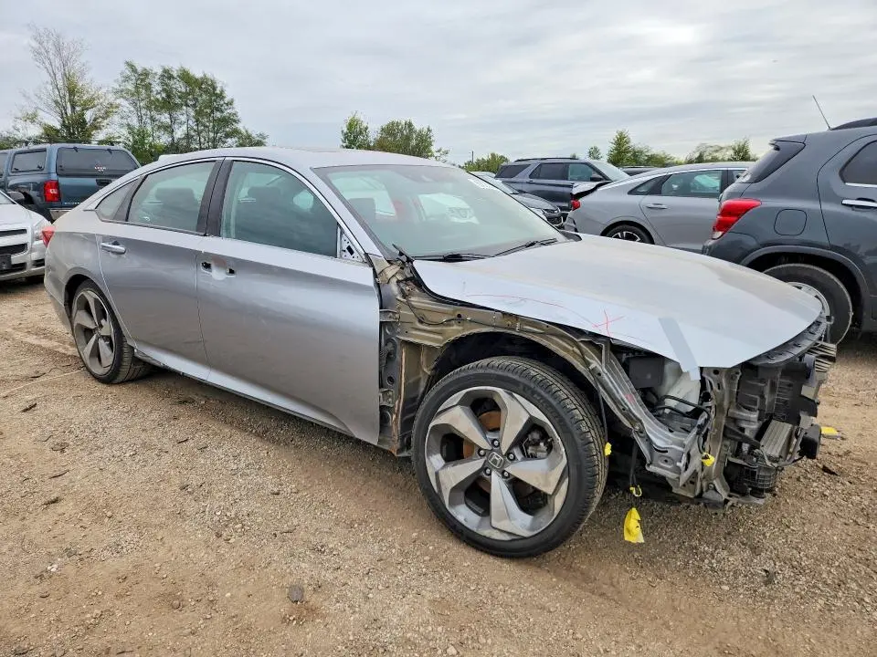 2018 HONDA ACCORD TOURING  
