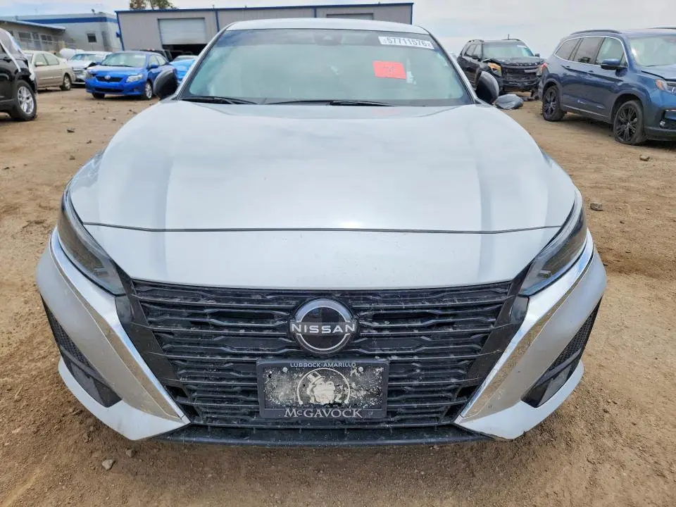 2024 NISSAN ALTIMA SV  