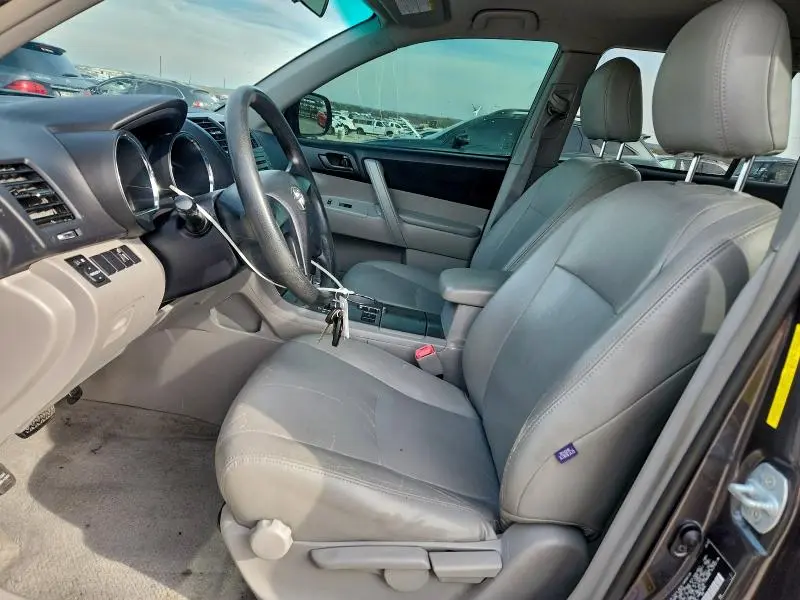 2010 TOYOTA HIGHLANDER   