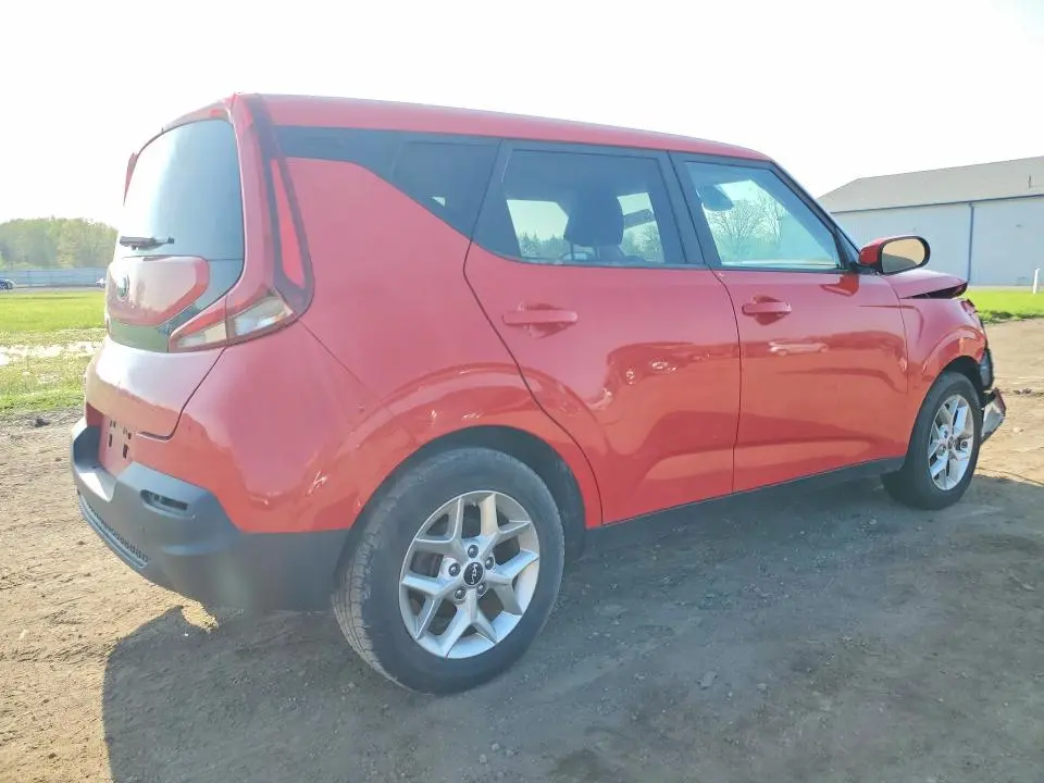 2022 KIA SOUL LX  