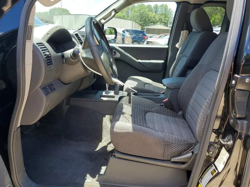 2012 NISSAN FRONTIER SV V6  
