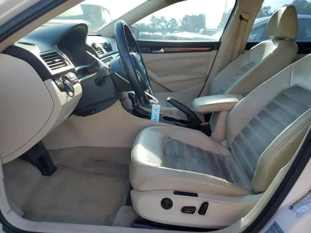 2013 VOLKSWAGEN PASSAT SEL  